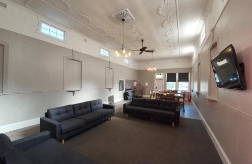 Muswellbrook Hotel | Discover The Royal Hotel: Family-Friendly with Breakfast