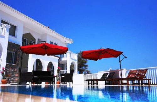 Sarigerme Apartment | Oceanfront Royal Links Two-Bedroom Apartment with Pool