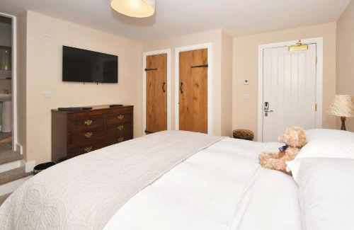 Biddulph House | Ideal Stay at The Royal Oak - Guest Rated 9/10 & Family-Friendly