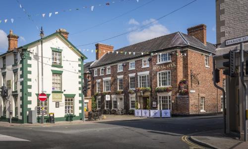 Kingswood Hotel | Discover The Royal Oak Hotel: 4-Star Stay in Welshpool
