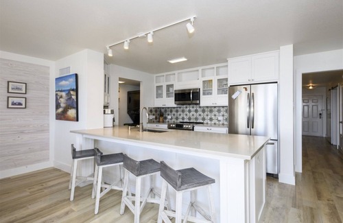 Rockport Condo | Pet-Friendly Royal Reef with Bay Views and Pool Oasis