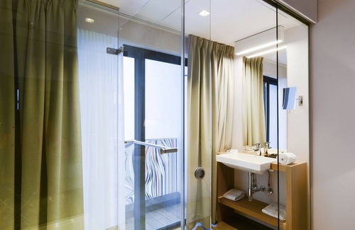 Namur Hotel | Experience Elegance at The Royal Snail: 4-Star Retreat