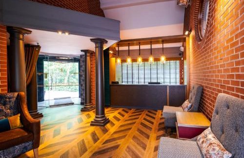 Rochdale Hotel | Discover The Royal Toby Hotel: Family-Friendly & Rated 8.6