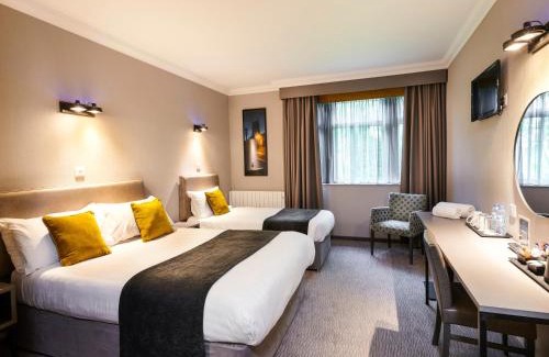 Rochdale Hotel | Discover The Royal Toby Hotel: Family-Friendly & Rated 8.6