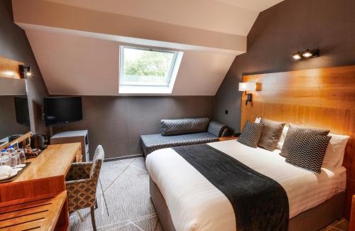 Rochdale Hotel | Discover The Royal Toby Hotel: Family-Friendly & Rated 8.6