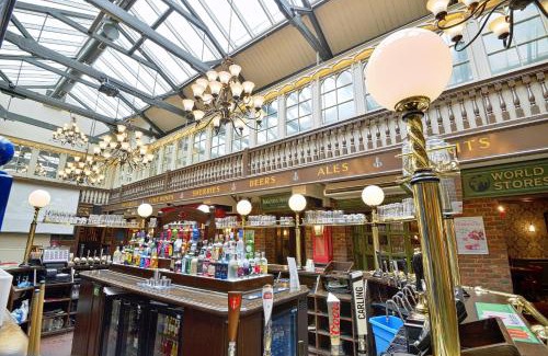 Dartford House | Discover The Royal Victoria and Bull Hotel: Family-Friendly Stay