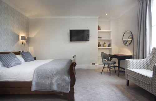 Royal Tunbridge Wells Hotel | Experience Comfort at The Royal Wells Hotel with Hot Tub