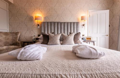 Royal Tunbridge Wells Hotel | Experience Comfort at The Royal Wells Hotel with Hot Tub