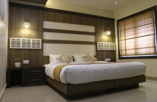 Kottakkal Hotel | Budget-Friendly Stay at The Rubis with Family Amenities