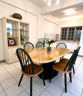 Bukit Tinggi Apartment | Inviting Getaway at The Ruby Home - Family-Friendly Retreat