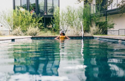 Round Rock Original Plat Hotel | Discover Comfort at The Ruby Hotel: Rated 8.6/10