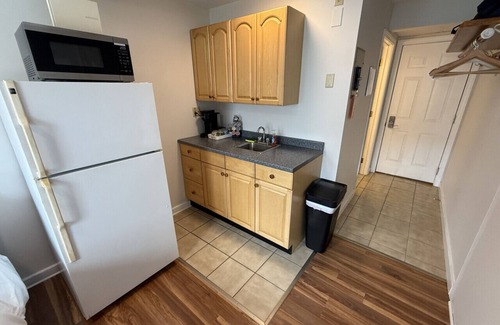 Old Lyme Apartment | The Rudder at Soundview · Beach+Ocean+Sunrise
