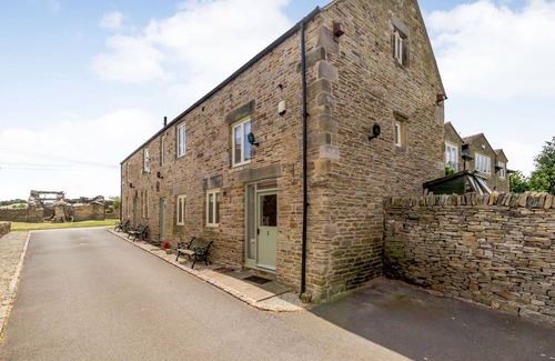 Dronfield Cottage | Discover The Rumblings 1: Family-Friendly & Pet Approved