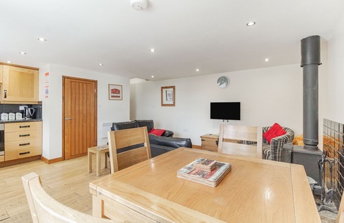 Chesterfield Cottage | Family-Friendly The Rumblings: Character Cottage in Barlow