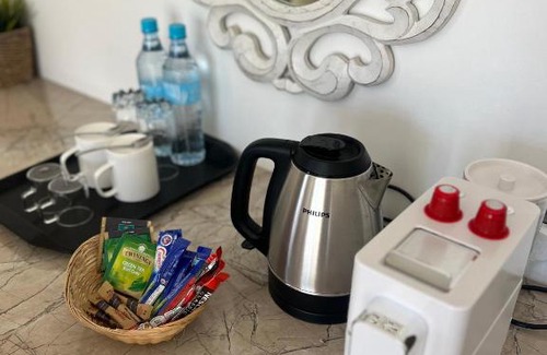 Mahe Island Bed & Breakfast | Oceanfront Retreat at The Runway Lodge - 9.5/10 Guest Rated