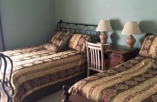 Towanda Bed & Breakfast | Charming Family Retreat at The Russell Victorian Inn