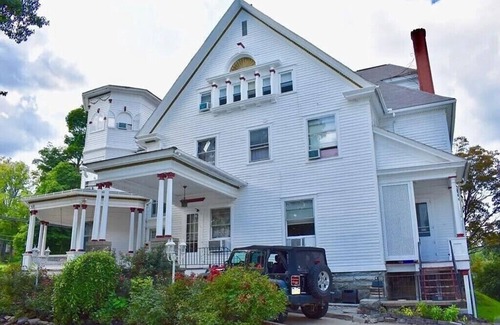 Towanda Bed & Breakfast | Charming Family Retreat at The Russell Victorian Inn