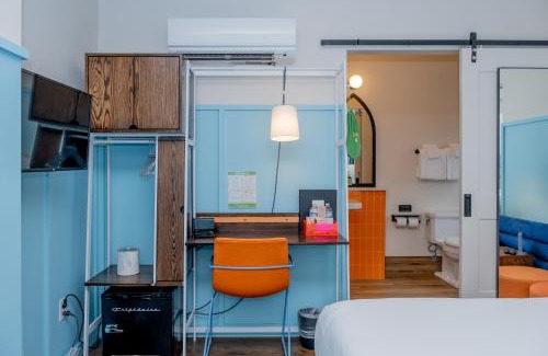 Historic Edgefield Hotel | Experience Comfort at The Russell - Rated 9.5/10!