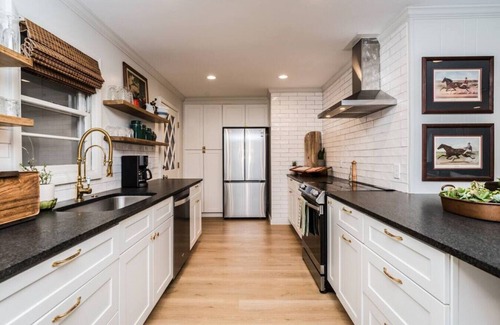 West Jefferson House | Rustic Retreat: Pet Friendly & Close to West Jefferson