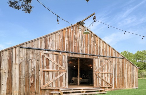 Round Top House | Experience The Rustic Barn @ The NEST Near Round Top