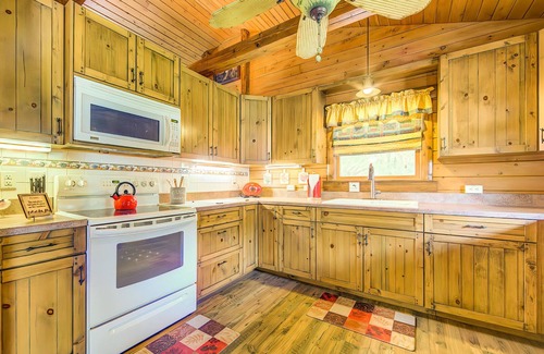 Crystal River Cabin | Idyllic Rustic Bear Cabin with Fire Pit & Beach Access
