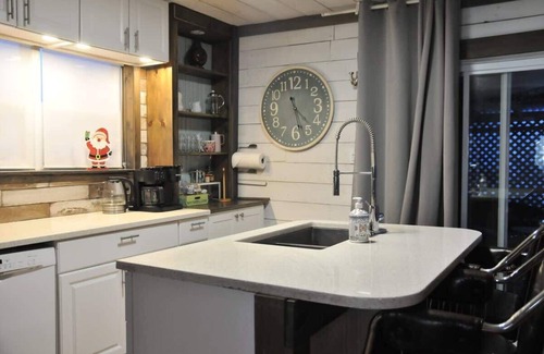 Rouyn-Noranda Apartment | The Rustic Loft & Spa