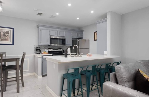 Brownsville Condo | The Rustic Modern Loft by Gigi
