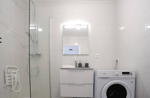 Suresnes Apartment | Brightly Renovated T2 with Kitchen & Family-Friendly Appeal