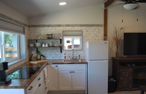 Patagonia House | The Rustic Private hideaway w/hot tub in the middle of town