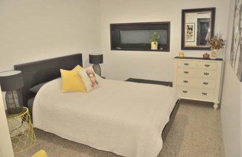 Dudley West House | Experience Ocean View Bliss at The Rusty Kangaroo Retreat