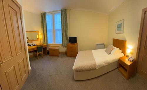 Douglas Promenade Hotel | Discover Oceanfront Comfort at The Rutland Hotel