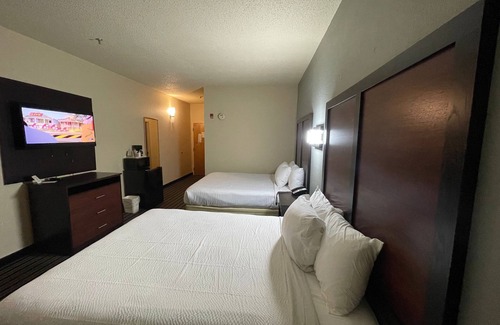 Rutledge Hotel | Discover The Rutledge Inn: Family-Friendly with Pool Access