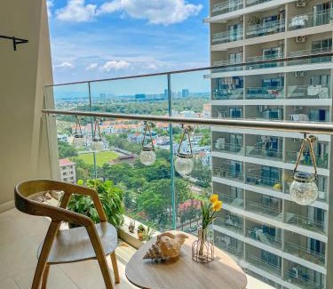 Thang Tam Apartment | Experience Oceanfront Bliss at Mochi House - Căn hộ The Sóng