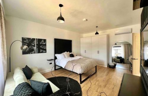 Hethel Apartment | Incredible Comfort at The Saddle Inn, Snetterton Circuit