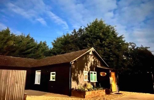 Hethel Apartment | Incredible Comfort at The Saddle Inn, Snetterton Circuit