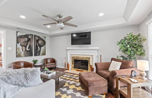 Mechanicsville House | Adventure Awaits at The Safari House: 4-Star Comfort