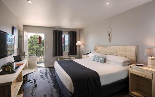 South Capitol Hotel | Oceanfront Escape at The Sage Hotel: Pet Friendly & Poolside