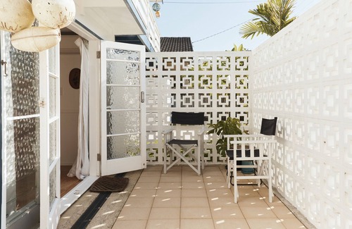 Yamba House | Experience The Sailors Bungalow with Pool and Breakfast