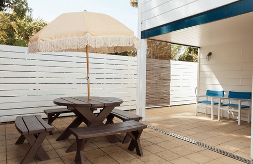 Yamba House | Experience The Sailors Bungalow with Pool and Breakfast