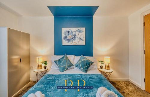 Trafford Apartment | Sale Symphony Suite: Ideal for Business and Leisure Stays