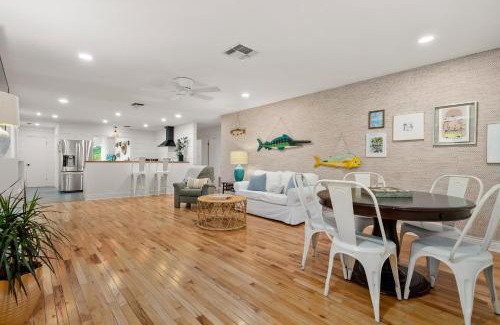 Rockport House | Idyllic Sea Cottage: 4-Star Family-Friendly Retreat