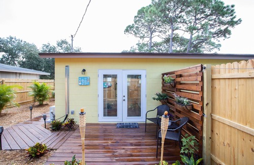 Lakewood Estates Apartment | Ocean View Retreat: The Salty Crab Studio, Perfect for Families
