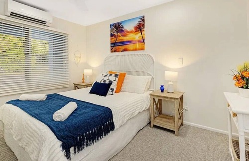 Pallarenda House | Beachside Retreat at The Salty Curlew - Rated 10/10