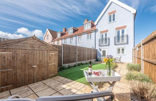 Aldeburgh House | Explore The Salty Dog: Family-Friendly Getaway in Aldeburgh