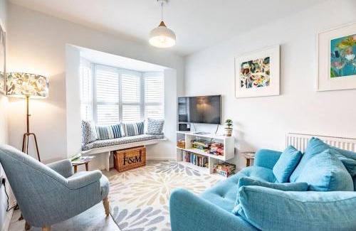 Aldeburgh House | Explore The Salty Dog: Family-Friendly Getaway in Aldeburgh