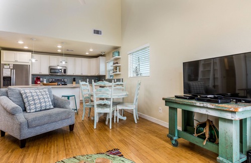 Galveston House | Beachside Retreat at The Salty Dog - Pet Friendly & Cozy