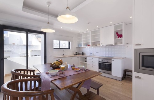 Lagos City Center Apartment | Experience The Salty Lodge: Oceanfront Bliss & Spa Retreat
