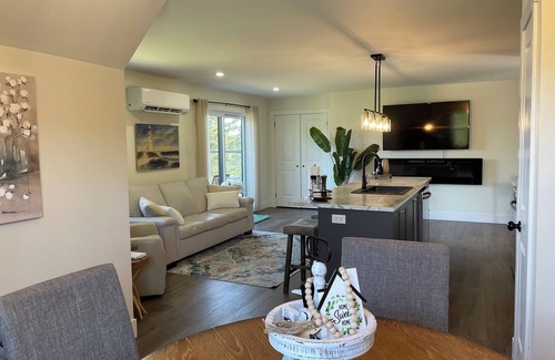 Campbellton House | Oceanfront Escape at The Salty Loft - Rated 10/10