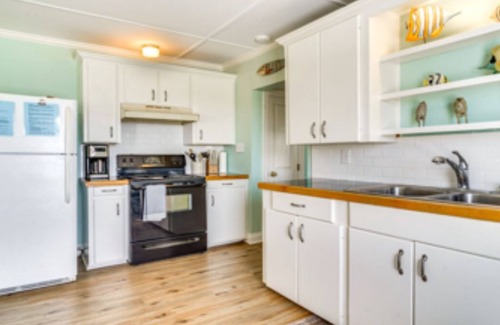 Cypremort Point Cottage | Waterfront Fishing Cottage with Kayaks and Family Fun