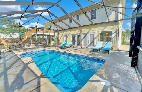 St. George Island House | Discover The Salty Snapper: Oceanfront Family Getaway